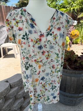 Pleione Cream Floral V-Neck Cap Sleeve Tunic